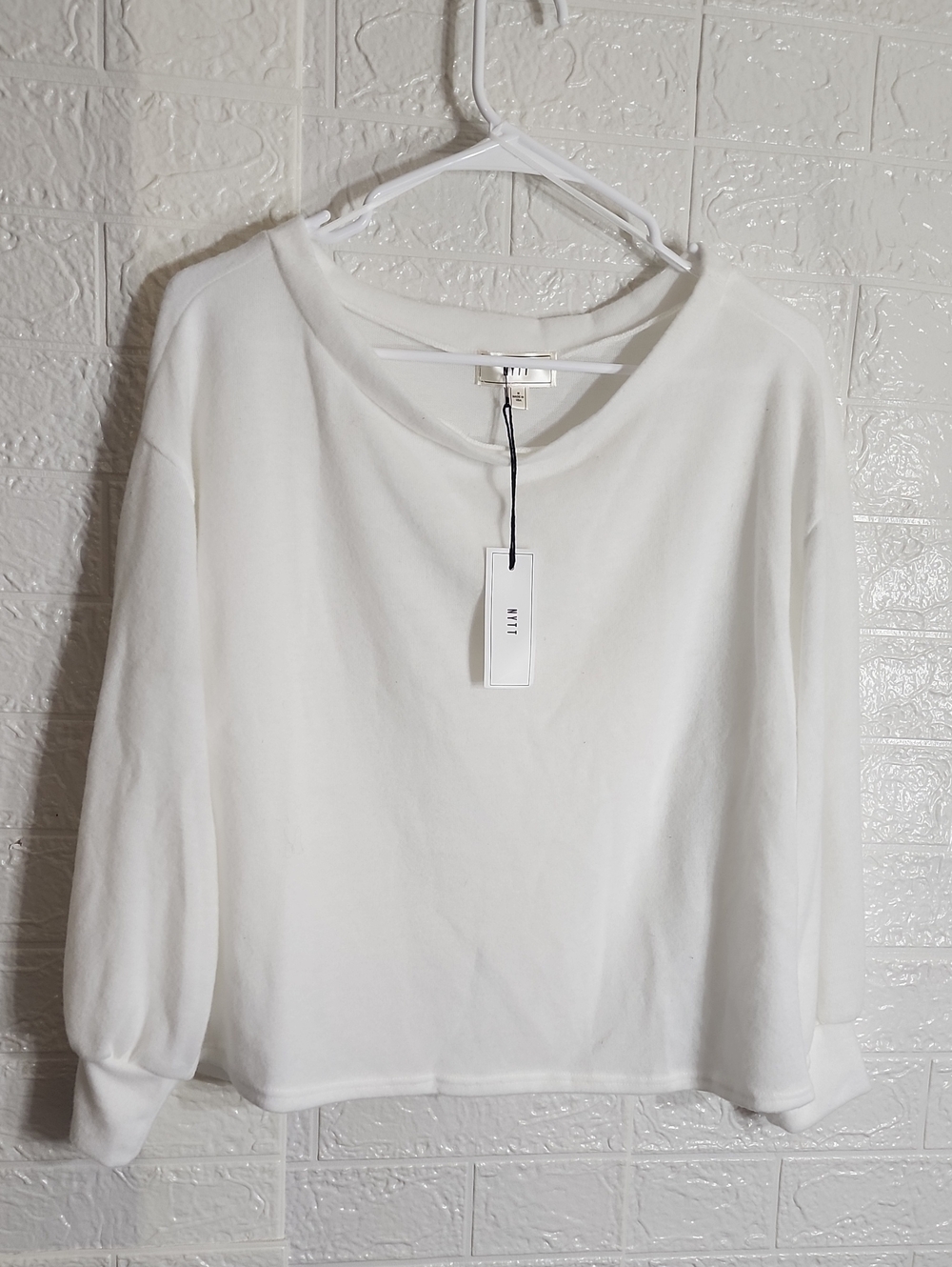 NYTT Cream Boatneck Pullover